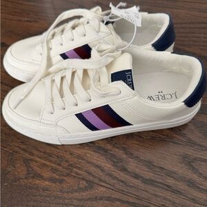 Brand new, never worn city sneakers. Size 7.